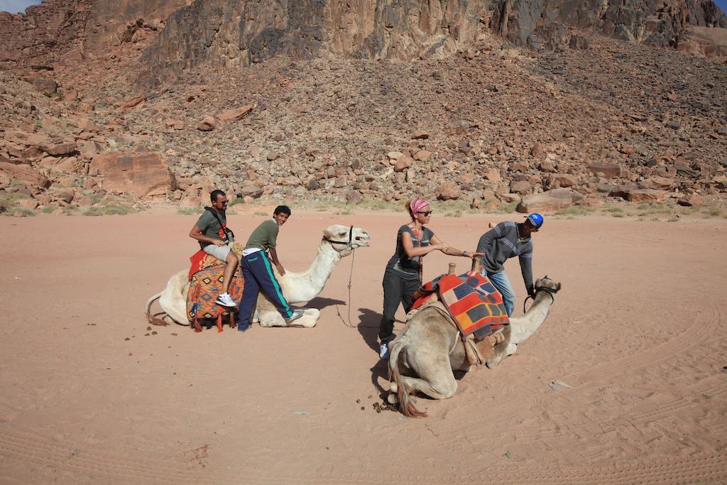 Bedouin House Camp Hotel Wadi Rum Exterior photo